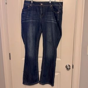 Never worn Maurice’s 16 Regular bootcut jeans
